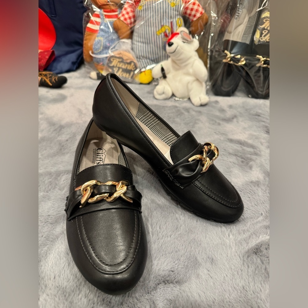 (NWOT) BRAND NEW Cliffs-By White Mountain Sz 6